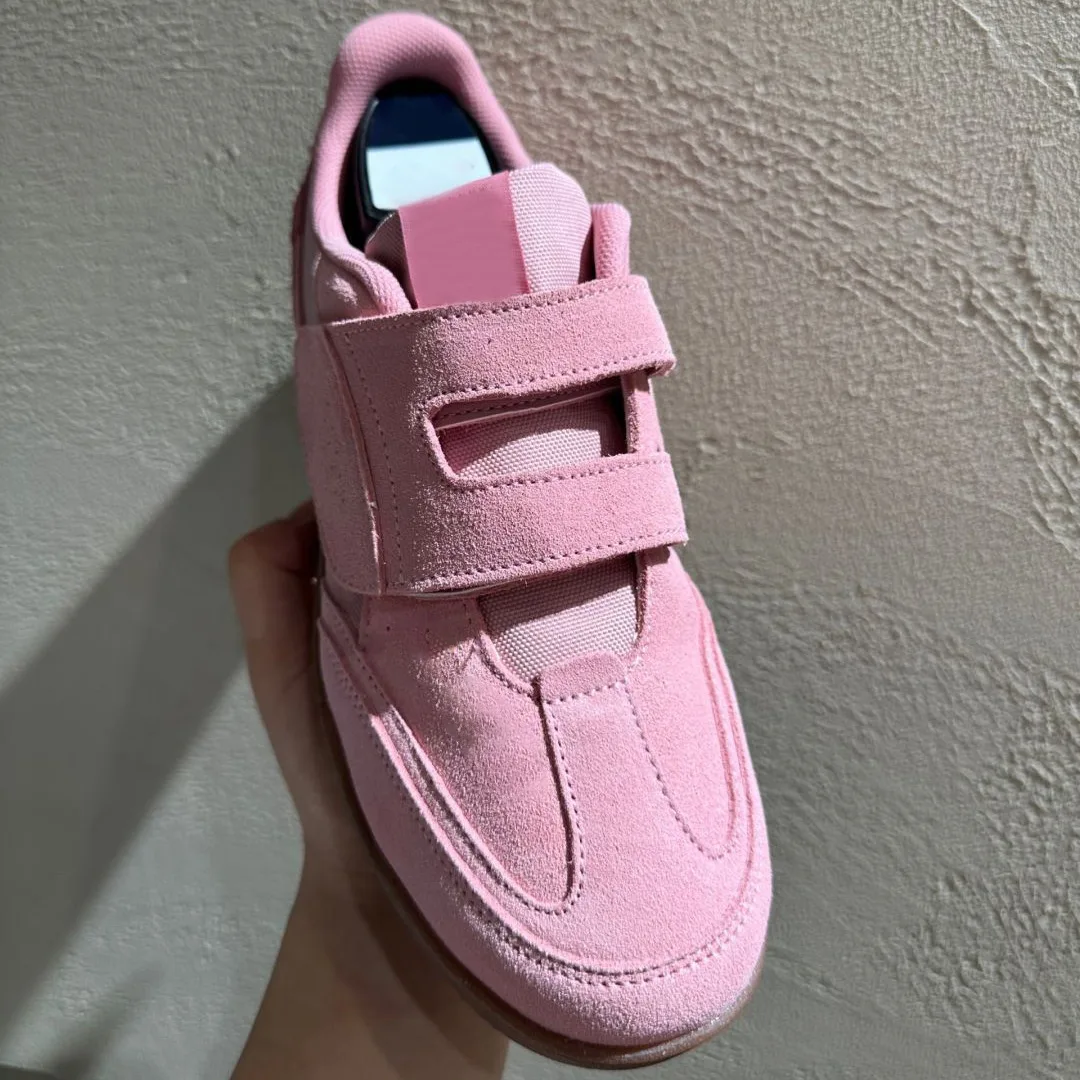 Velcro Hook Loop - 女性用ベルクロストラップレトロスニーカー、ソフトピンクスエード通気性メッシュパネルガムラバーソールスリッポンカジュアルウォーキングスケートシューズ
